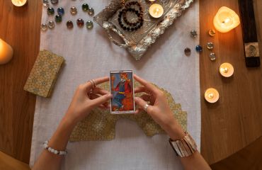 Tarot para Iniciantes: Guia Essencial para Ler as Cartas