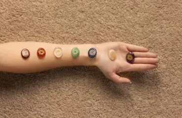 Guia completo sobre os 7 chakras e os cristais ideais para equilibrá-los